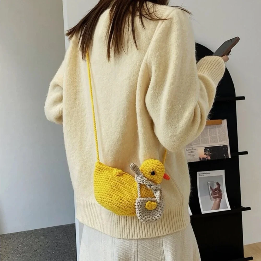 🌻HP⭐️ Crochet duck bag shoulder handbag purse cute adorable yellow gift idea - Picture 3 of 9